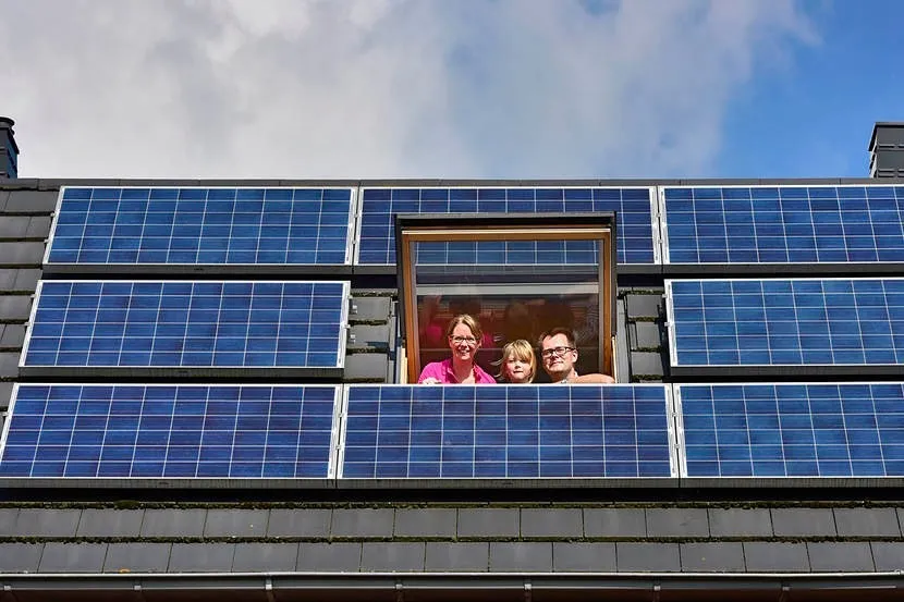 Zonnepanelen op woning in Zwanenburg Zonnepanelen op woning in Zwanenburg